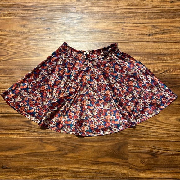Hollister Dresses & Skirts - 3/$15 Floral Hollister Skirt